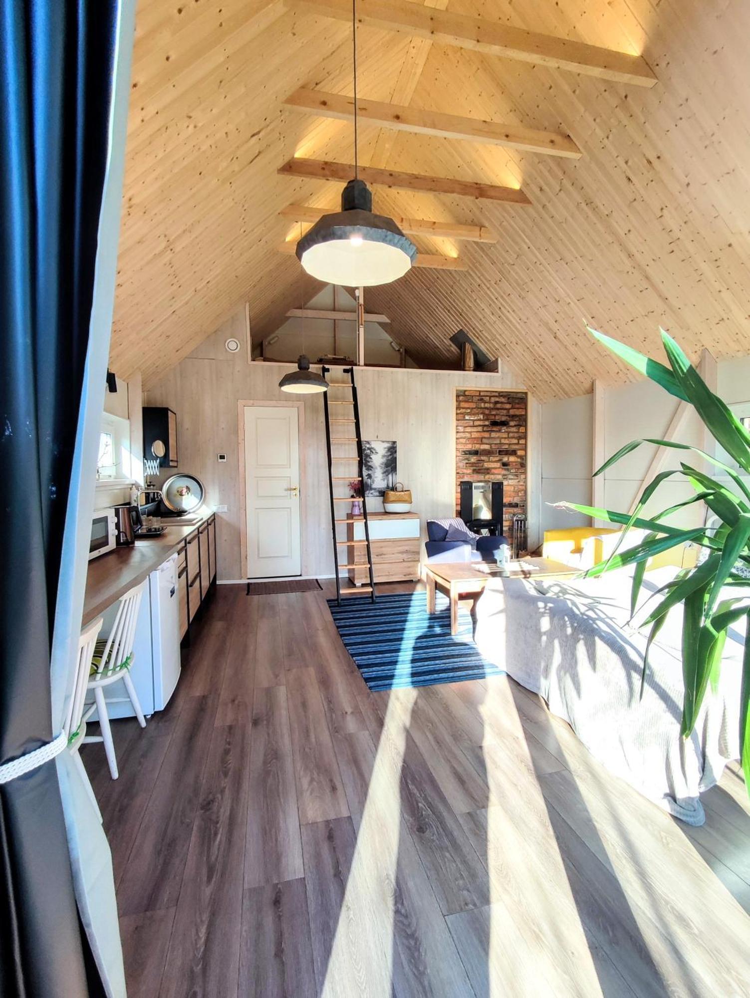 Modern Sauna Cabin In Horse Ranch Liyeplauke Bagian luar foto